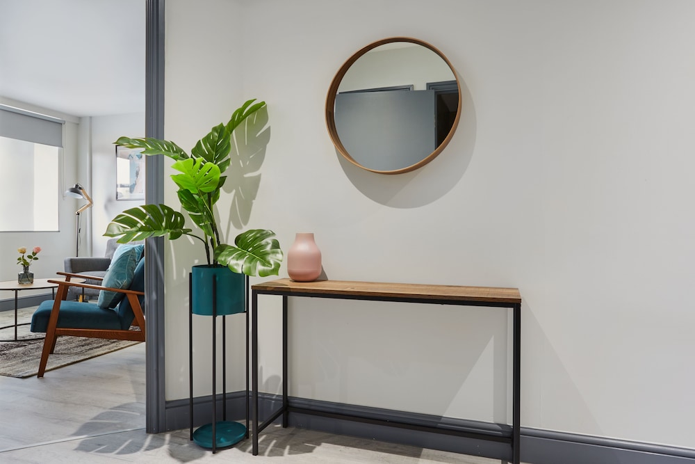 Reading Central Serviced Apartment.