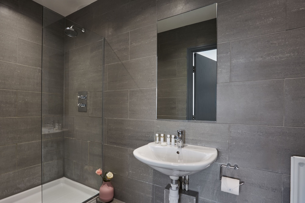 Reading Central Serviced Apartment.