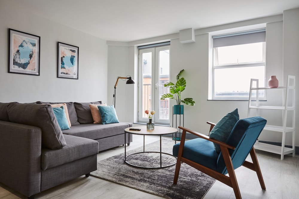 Reading Central Serviced Apartment.