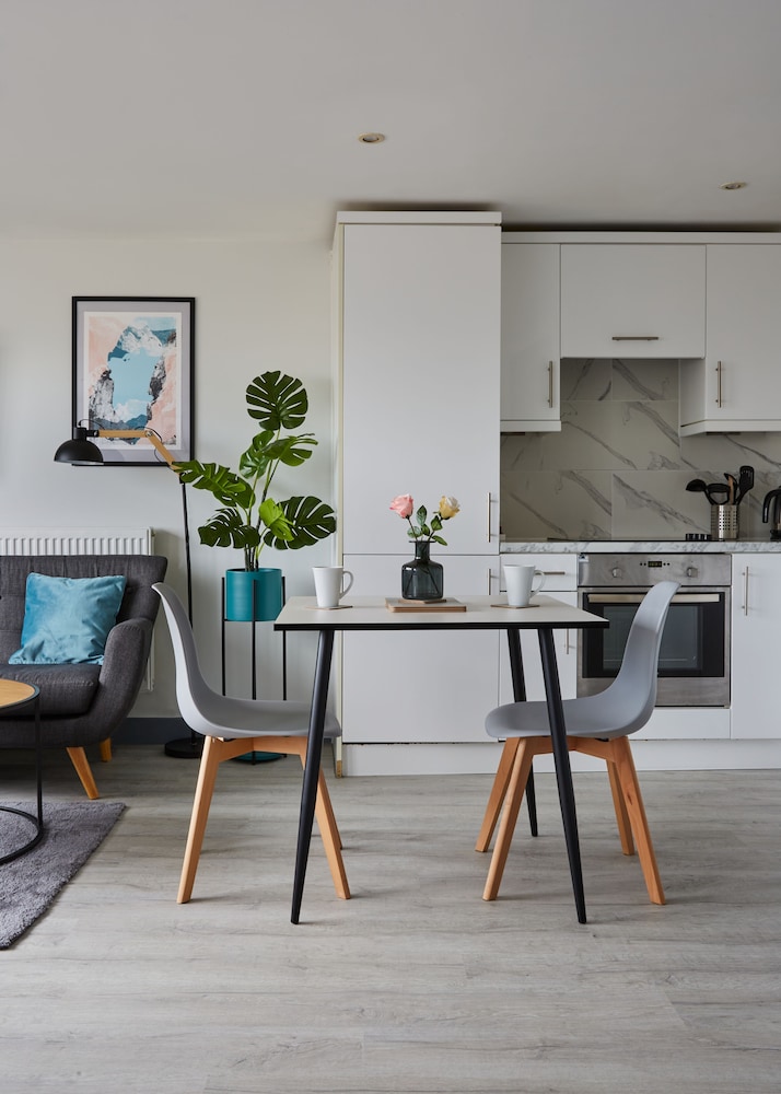 Reading Central Serviced Apartment.