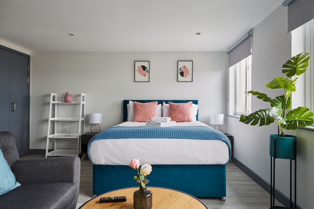 Reading Central Serviced Apartment.