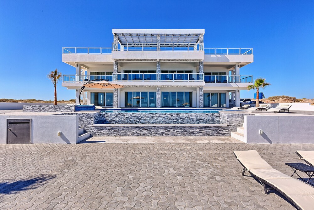 Luxury Beachfront Six Palms Villas 2 in Puerto Penasco Best Rates