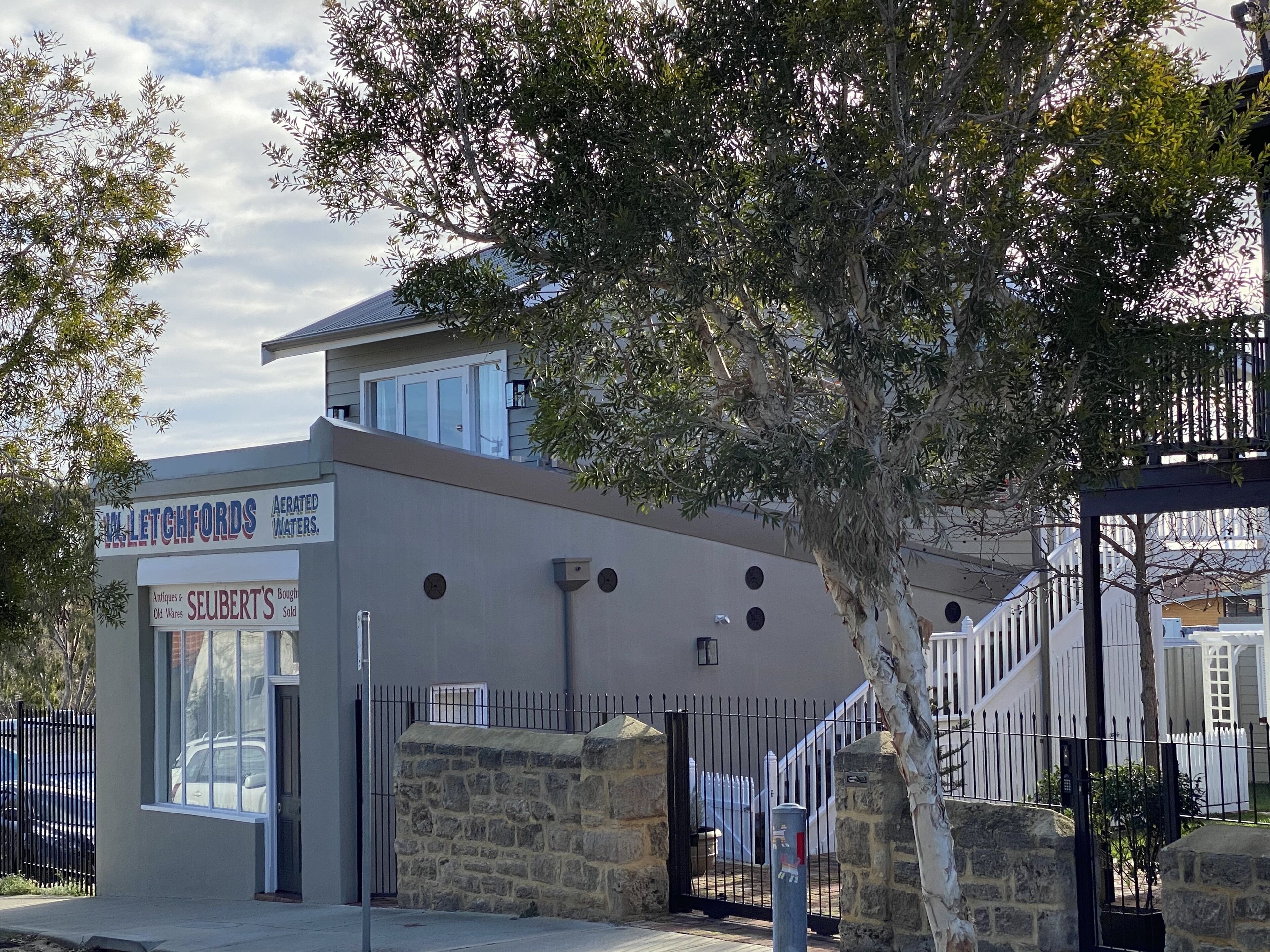 Le Cherche-midi Fremantle Bed & Breakfast