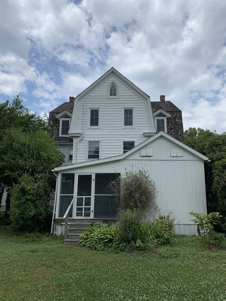 Rambling Victorian Beach House on Maryland's Eastern Shore, Betterton