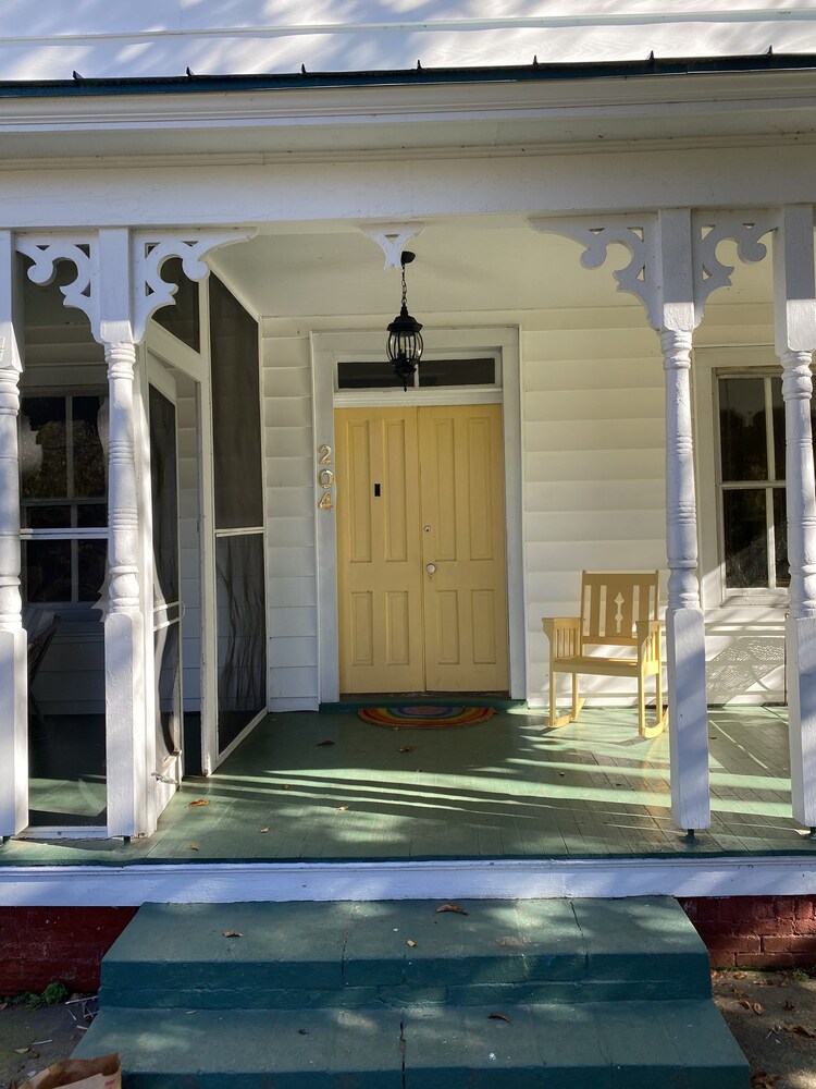 Rambling Victorian Beach House on Maryland's Eastern Shore, Betterton