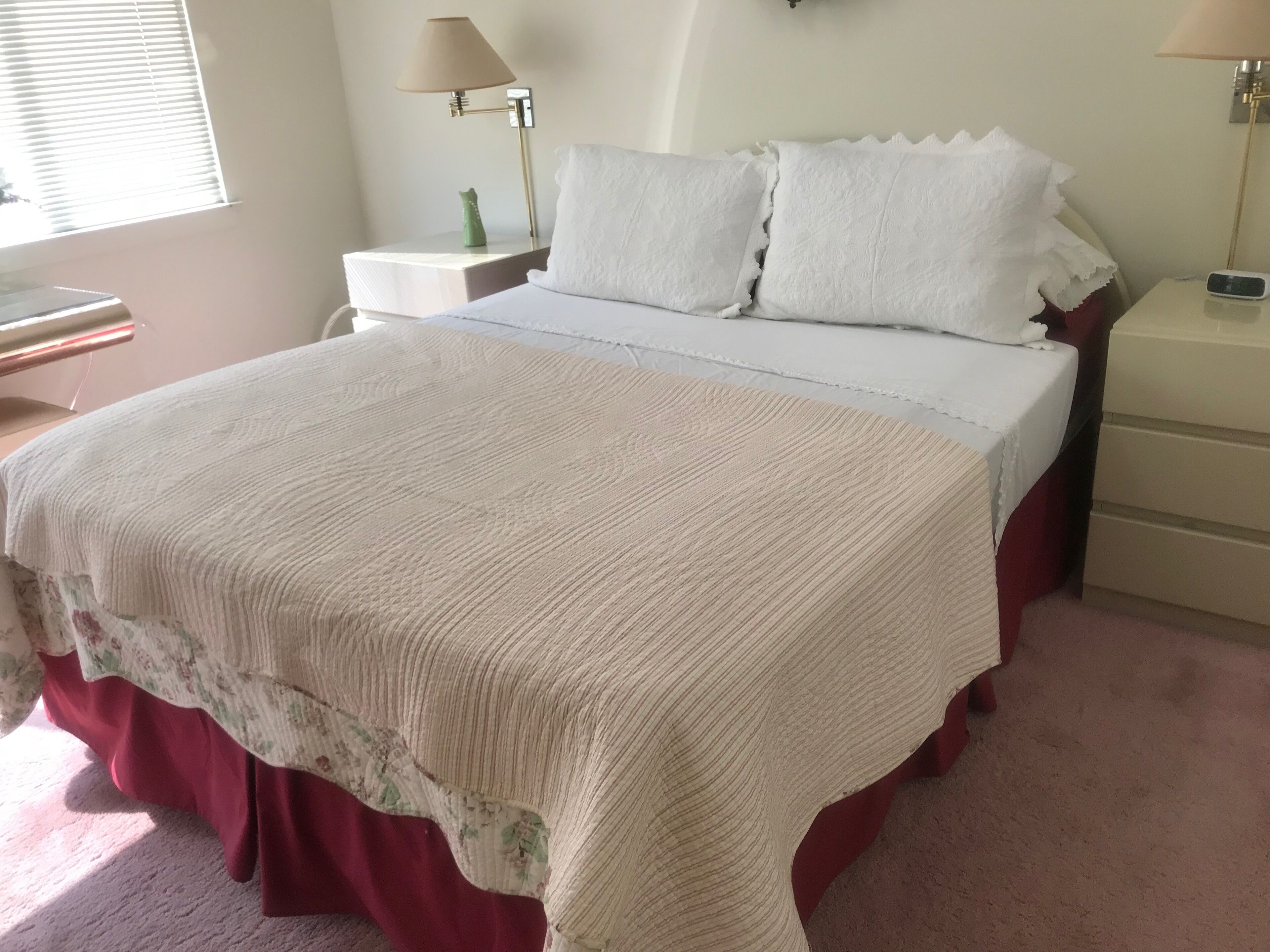 Sag Harbor Villa w/ Harbor Views & Walking distance to Marina/Main Street Sag in Sag Harbor, United States