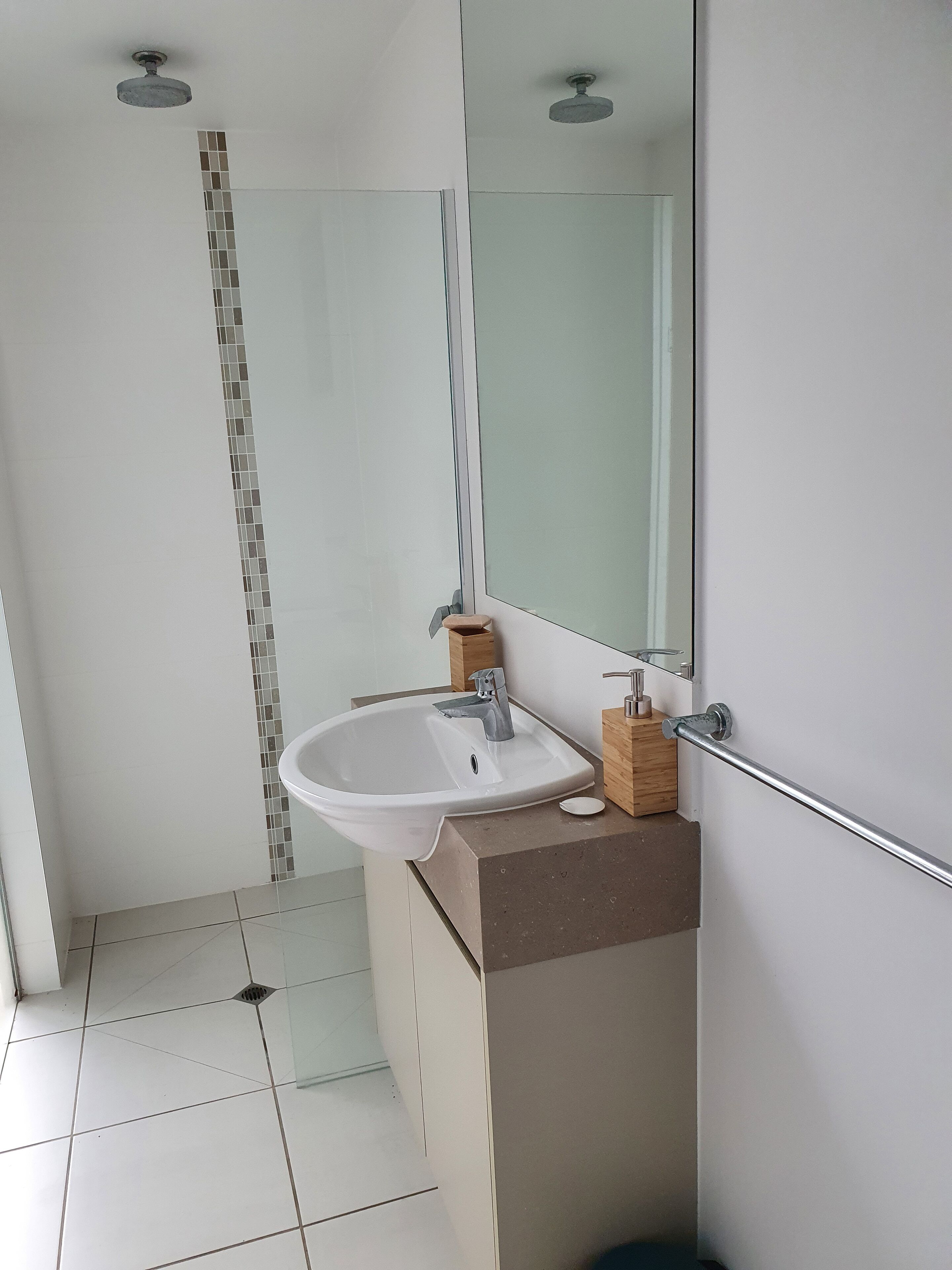 Beautiful, Private Studio, 2 min Walk to Beach