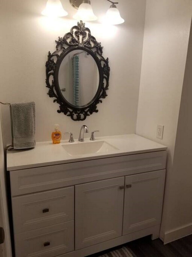 LRG Pet Friendly 2BD/2BA Sleeps 6 with Waffles in Layton Best Rates