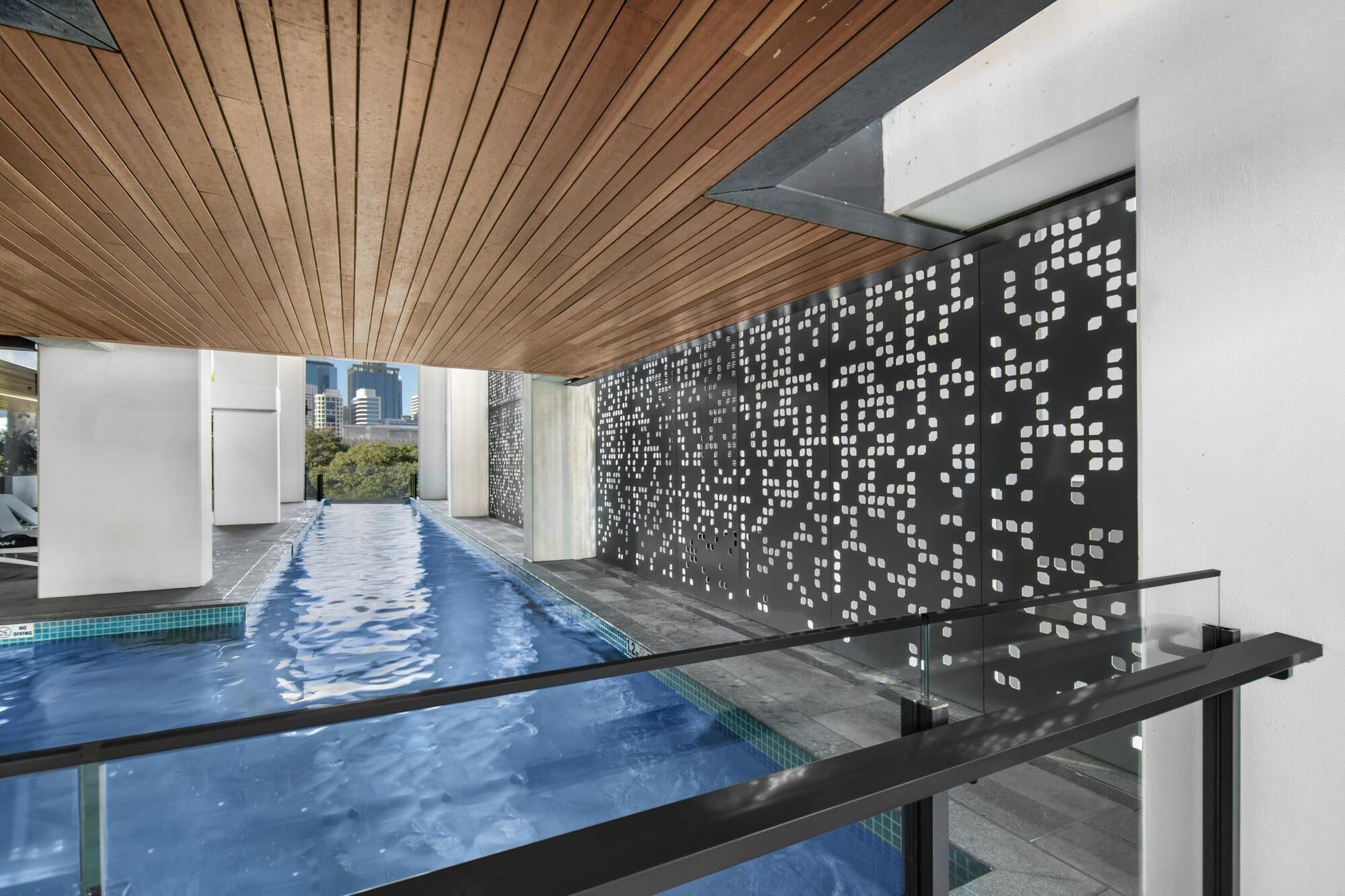 Top Floor 3 Bed Apartment With Million Dollar Views