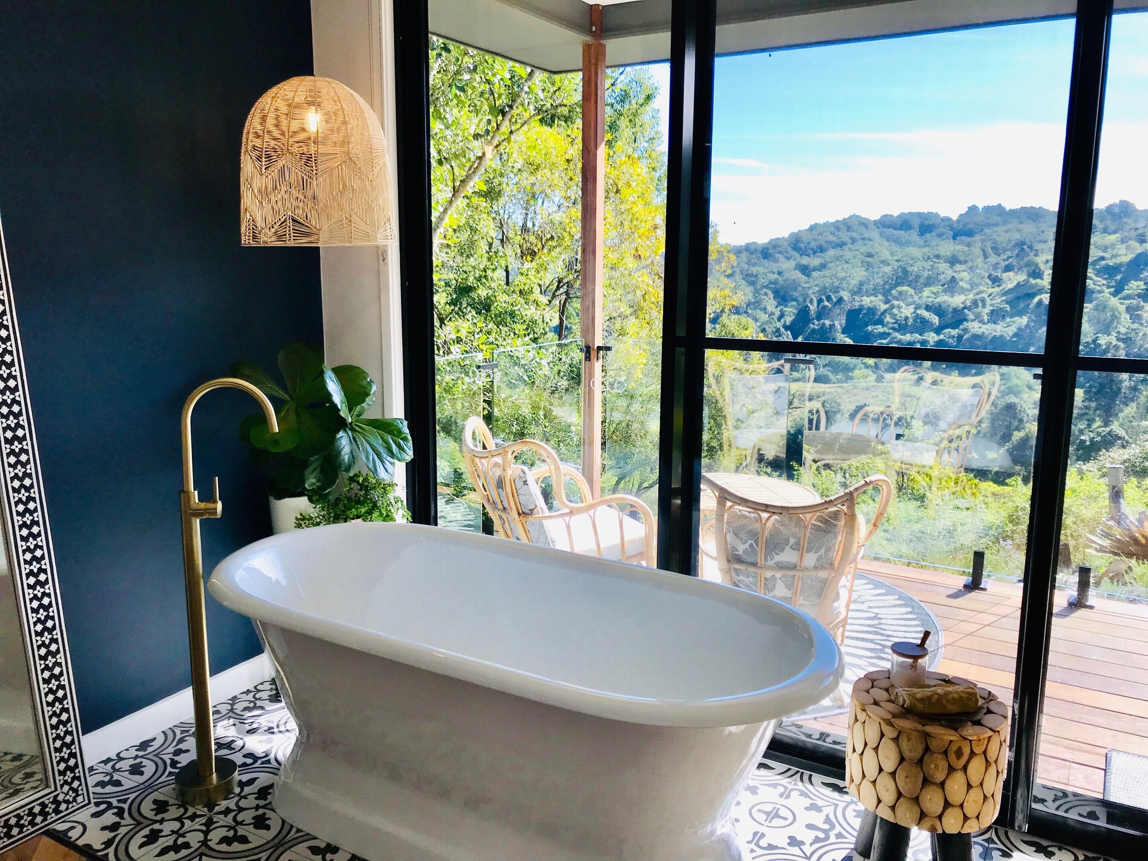 Fletchers Ridge Luxury Cabin, Fireplace, Valley Views, Full Kitchen, Pets Ok!