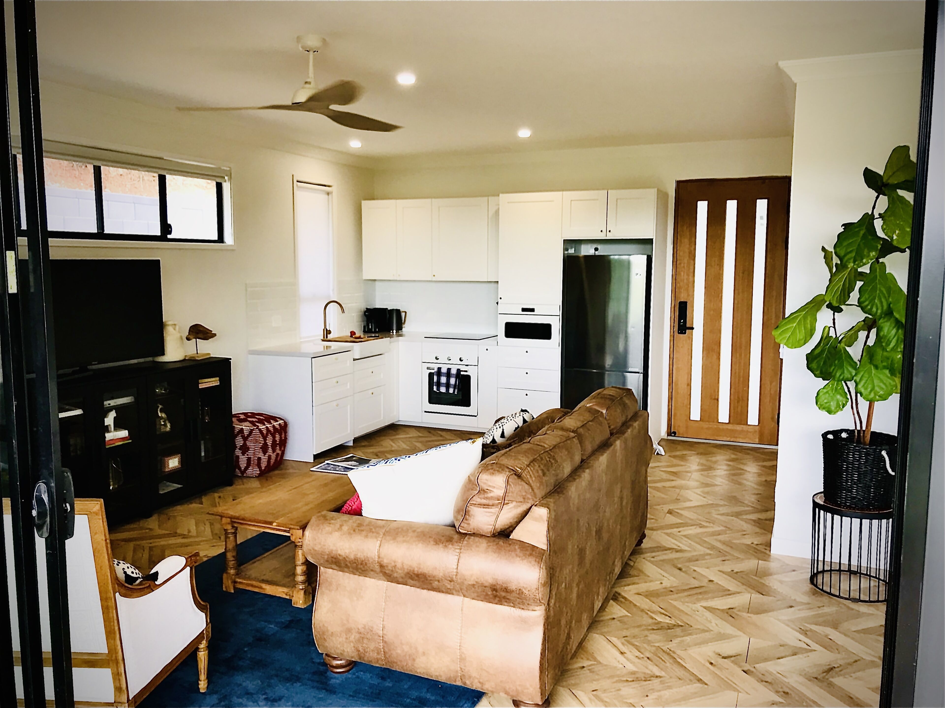 Fletchers Ridge Luxury Cabin, Fireplace, Valley Views, Full Kitchen, Pets Ok!