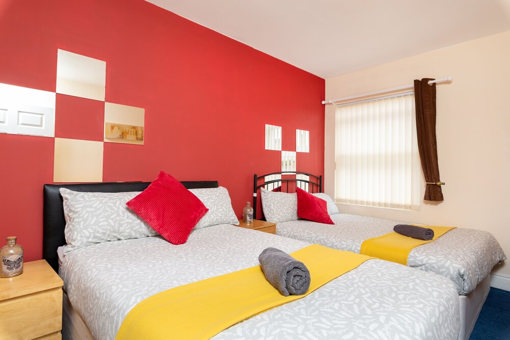 Newcastle City Centre Super Spacious Apartment Deals & Reviews