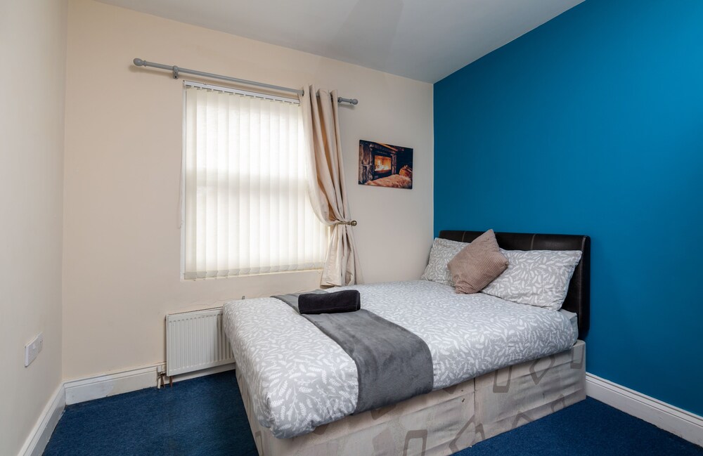 Newcastle City Centre Super Spacious Apartment Deals & Reviews