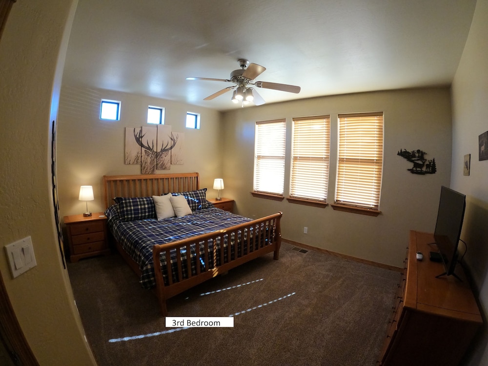 Awesome lodge on the 10th Fairway in the Torreon golf community in Show