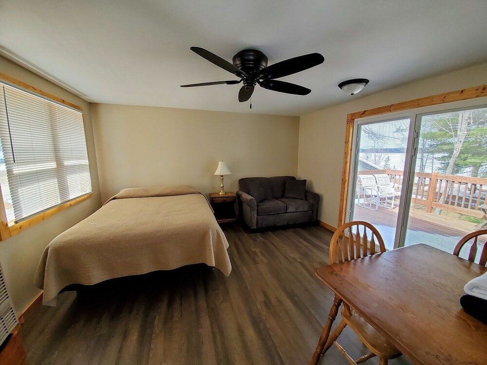 Cozy Cabin Getaway Studio on ATV & Snowmobile Trail with Hi Speed