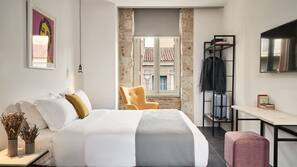 Premium bedding, free minibar items, in-room safe