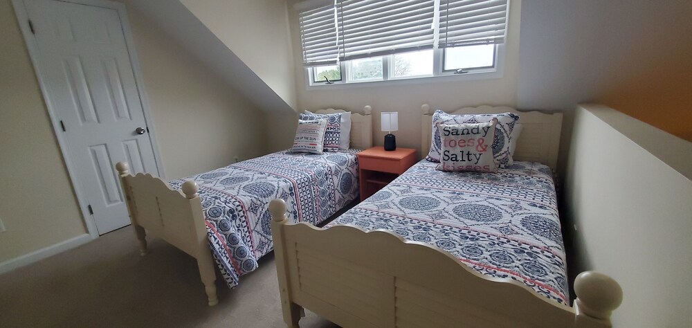 Ideal Lewes location, east of 1, near trails & historic area. Book Spring now!