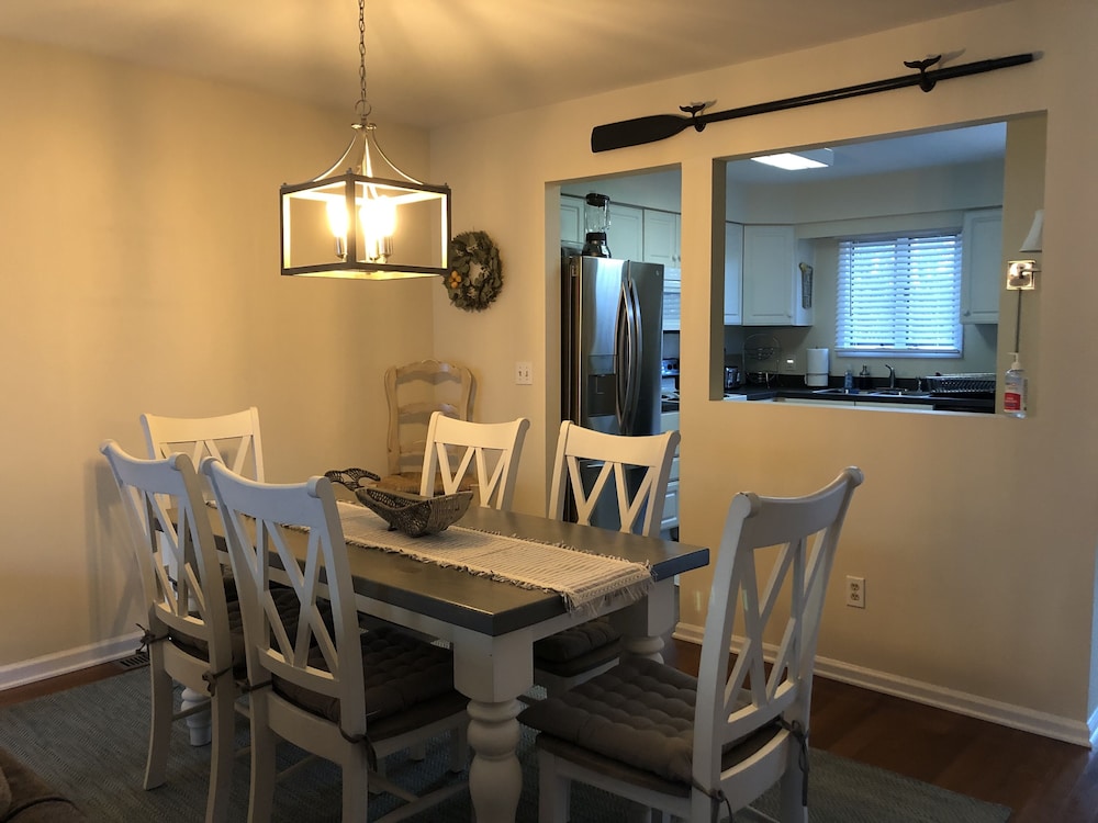 Ideal Lewes location, east of 1, near trails & historic area. Book Spring now! 