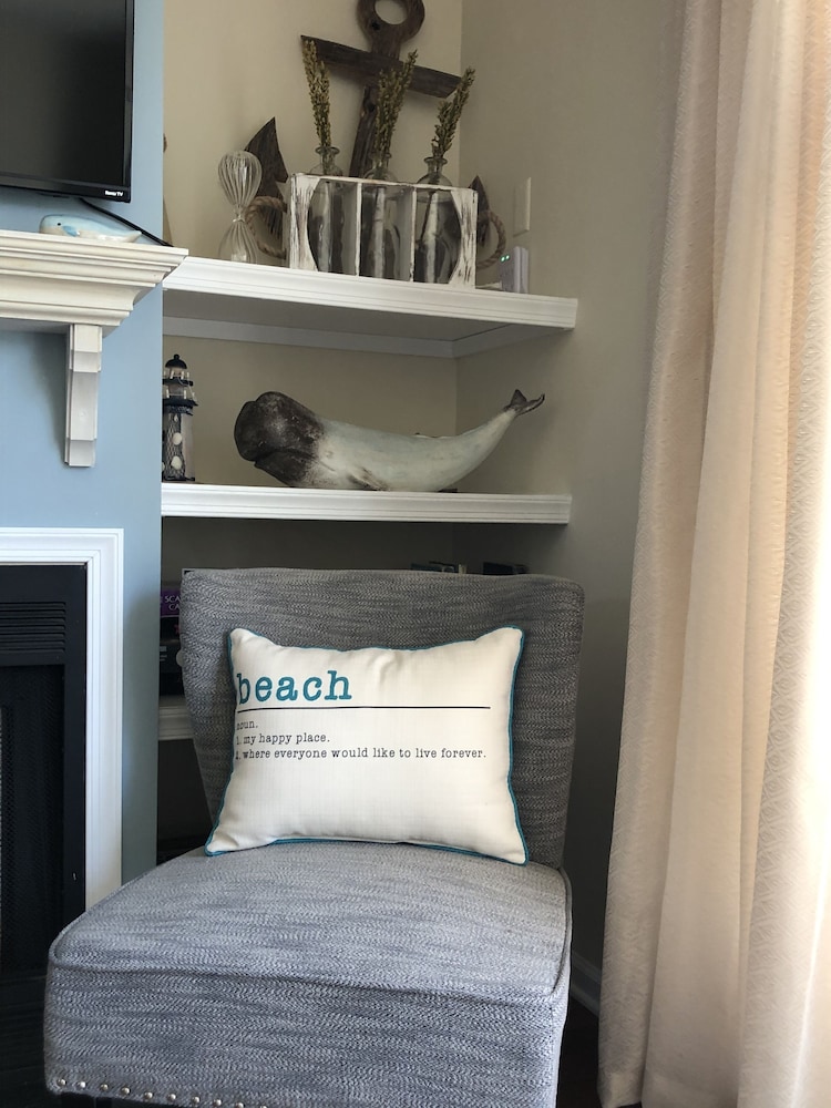 Ideal Lewes location, east of 1, near trails & historic area. Book Spring now! 