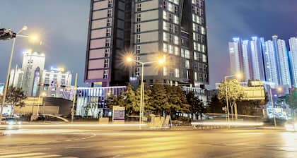 J-One Hotel