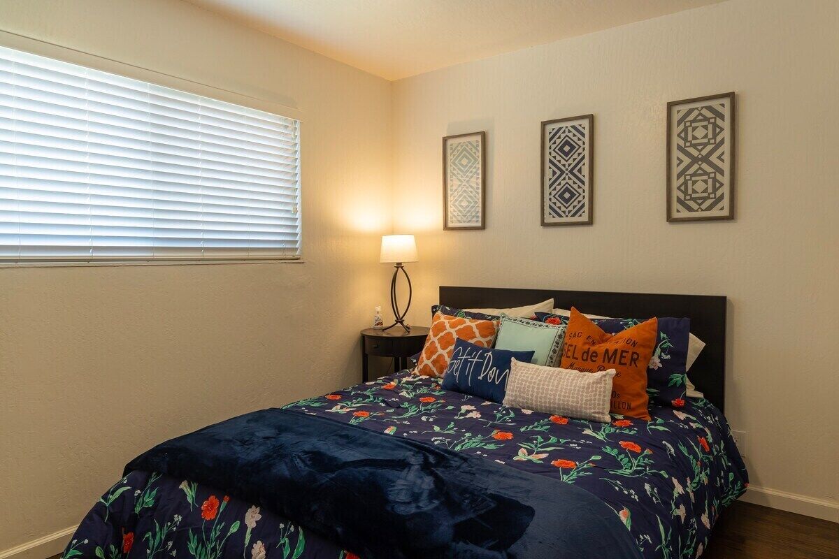 Charming, 2 Bedroom in Newark in Newark, United States