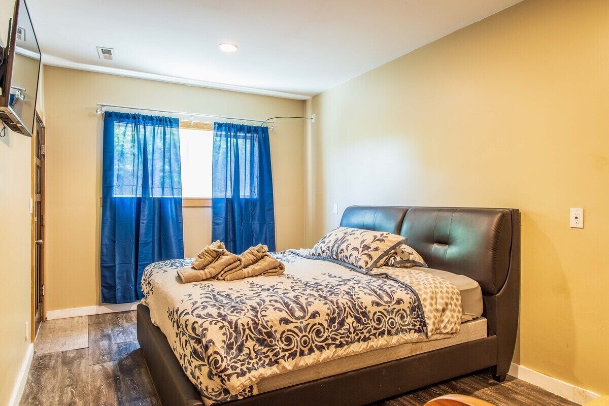 Cozy Fremont Studio With King Bed in Fremont, United States