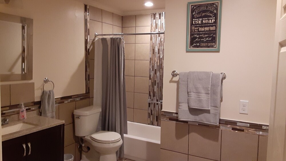 Updated and Modern 1bedroom in Baton Rouge, Baton Rouge Room Prices