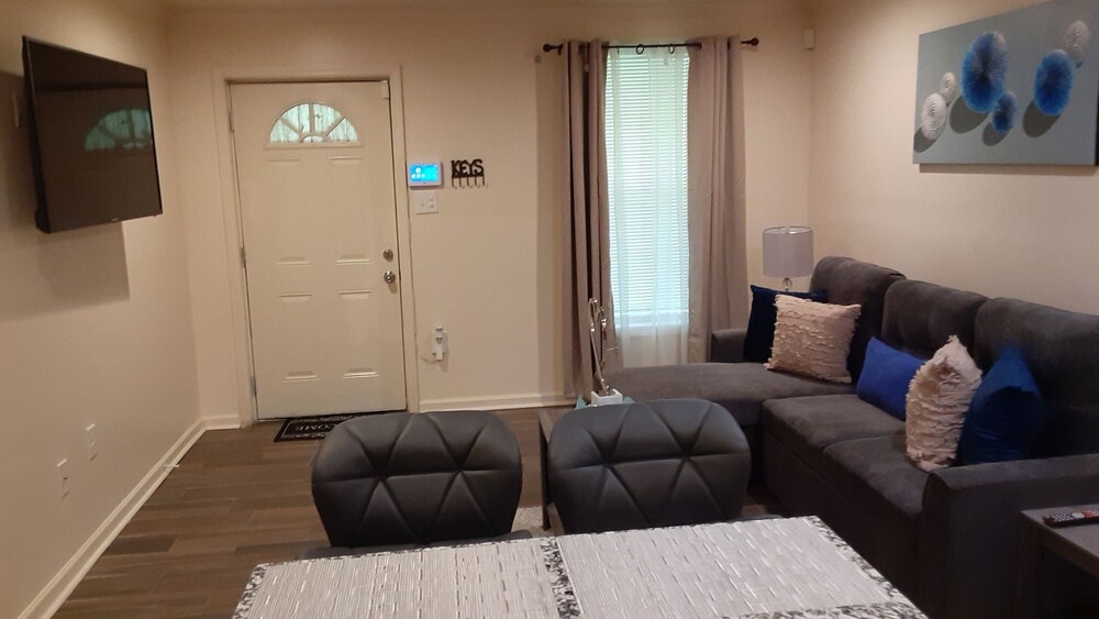 Updated and Modern 1bedroom in Baton Rouge, Baton Rouge Room Prices