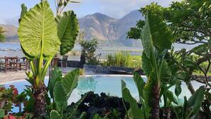 Kolam renang outdoor