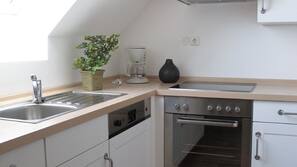 Kühlschrank, Mikrowelle, Ofen, Herd