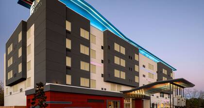 Aloft Houston Shenandoah