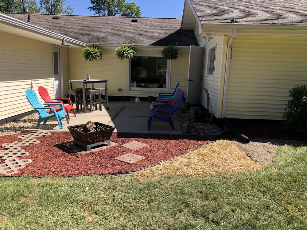 House close to Notre Dame campus Marshall County Vrbo