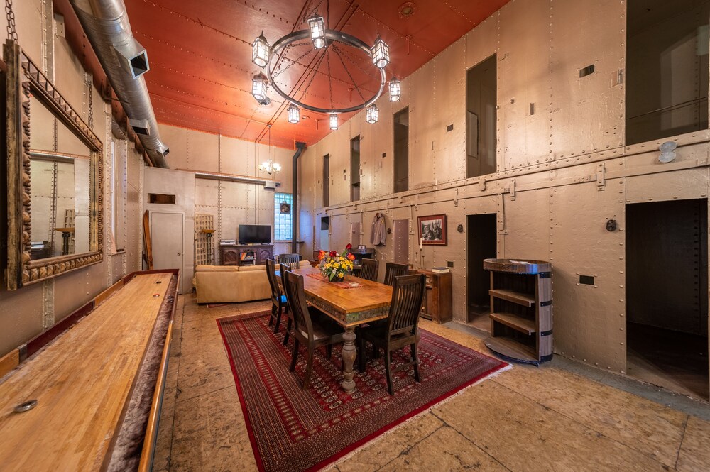 Harstad Suite at Elkader Jailhouse Inn, Elkader 115 Room Prices