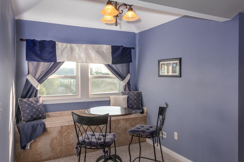 Elkader Jailhouse Inn (Entire Inn) in Elkader Best Rates & Deals on