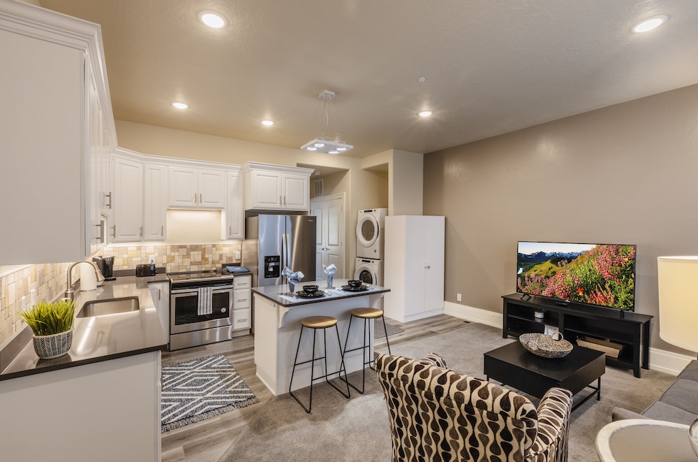 New Luxury Living in Downtown Provo (Unit 7)