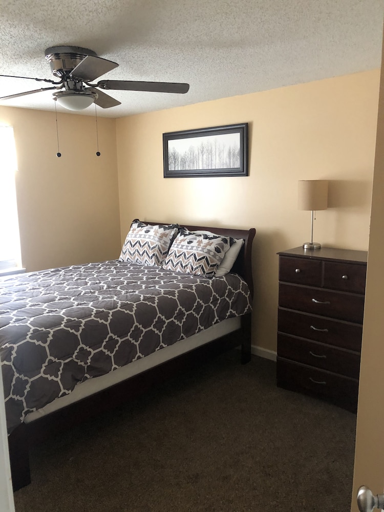 228 BEAUTIFUL DOWNTOWN AIR/WIFI/close to FALLS