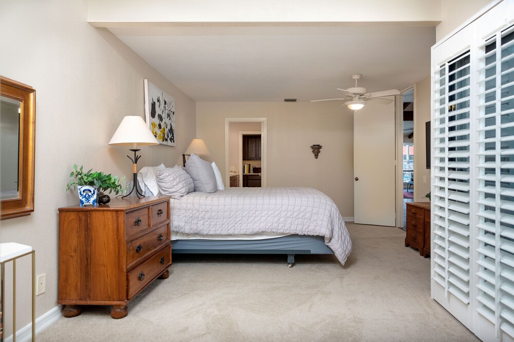 Indian Wells Pools and Streams Art Home w/ Tennis Indian Wells Vrbo