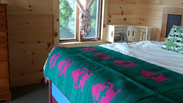 1 bedroom, linens