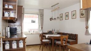 Kühlschrank, Mikrowelle, Ofen, Herd