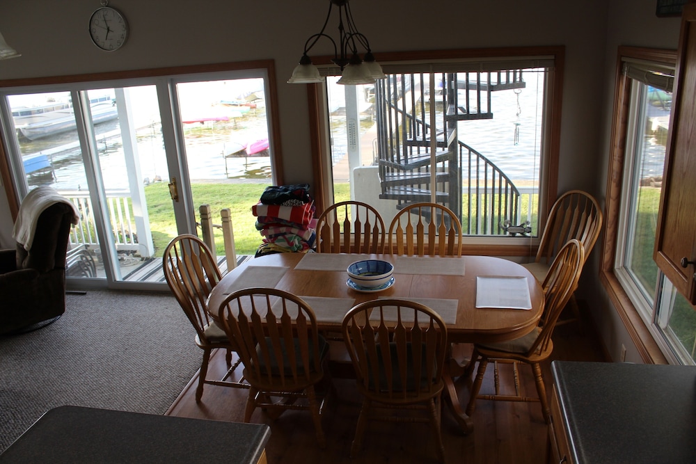 Devils Lake Front Property Deals & Reviews (Manitou Beach, USA) Wotif