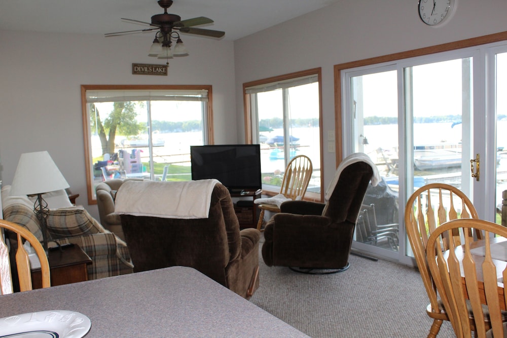 Devils Lake Front Property Deals & Reviews (Manitou Beach, USA) Wotif