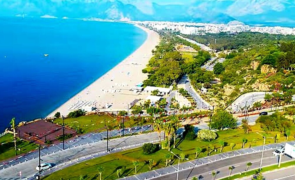 , Antalya / Konyaalti 1 + 1 apartment 15 minutes walk to the sea.