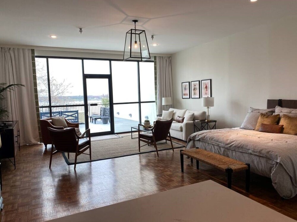 Curated visual reference: Visual Reference: The Pres The 713 Penthouse Suite With Private Rooftop Patio