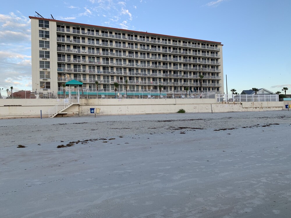 Daytona Beach Ocean Front with heated pool (UNIT 202)