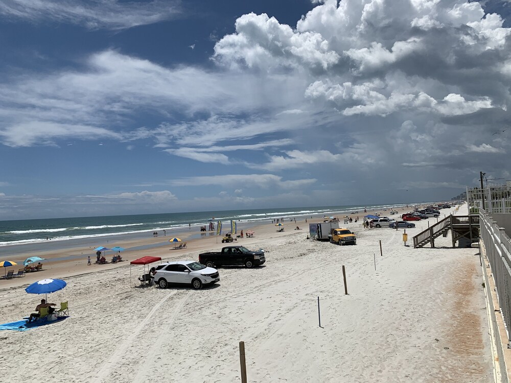 Daytona Beach Ocean Front with heated pool (UNIT 202)