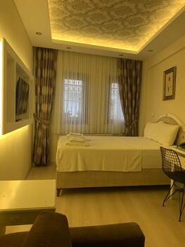 Elisa Hotel Reviews Photos Rates Ebookers Com