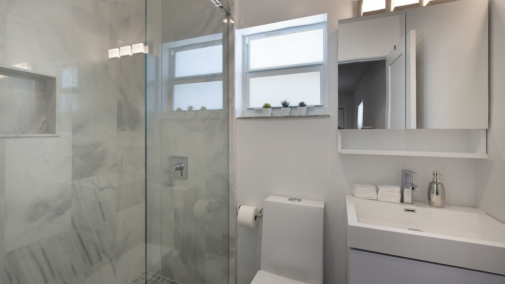Beautiful, New 4-Bedroom In the Heart of Miami