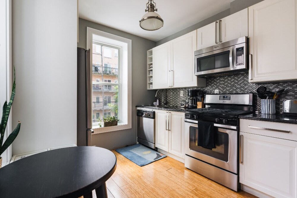 Private 3BR apartment in prime Park Slope, Brooklyn. Beautifully renovated! New York Vrbo