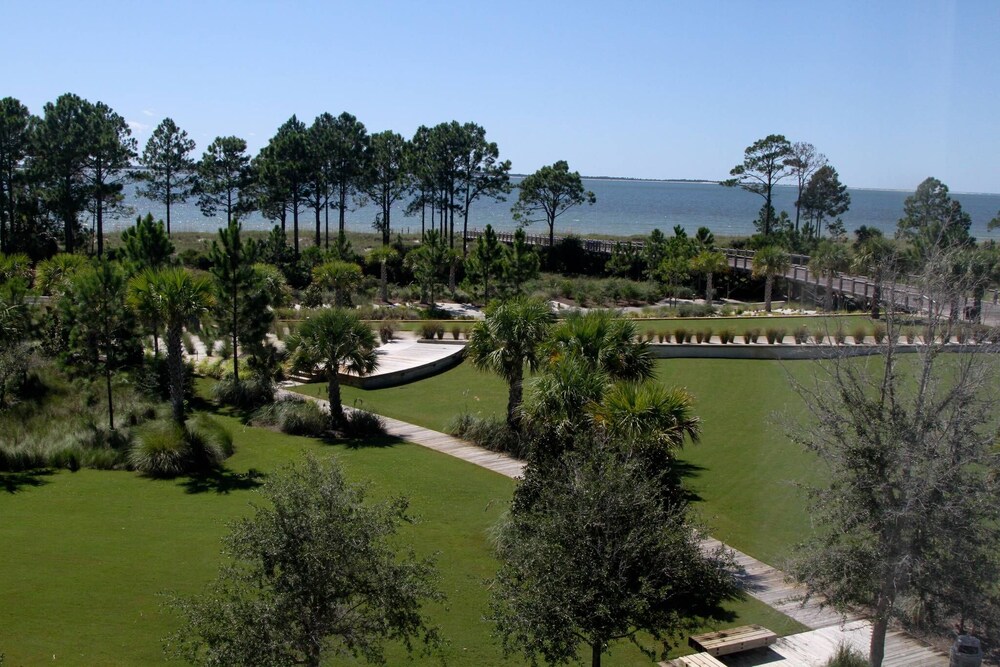 Bay Front, Close to Beach Access, Community Pool