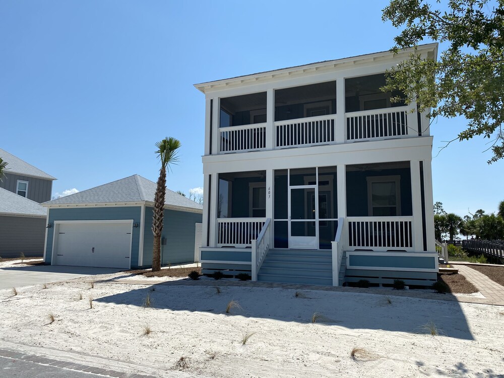 Bay Front, Close to Beach Access, Community Pool